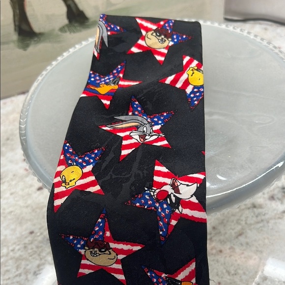 Looney Tunes Mania Vintage 1995 USA Patriotic Tie Stars Stripes Tweety Sylvester - Picture 2 of 5